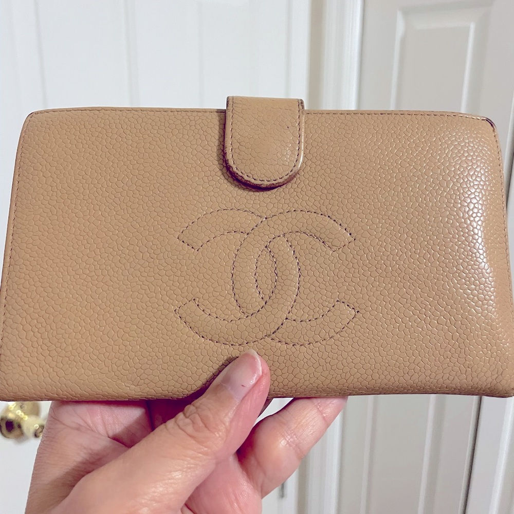 CHANEL Vintage Tan Caviar Bi-fold Long Wallet